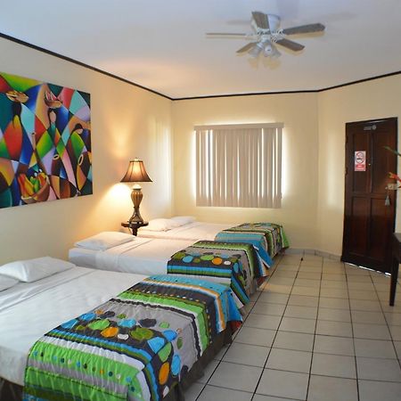 Hotel Los Balcones De Chinandega Eksteriør billede