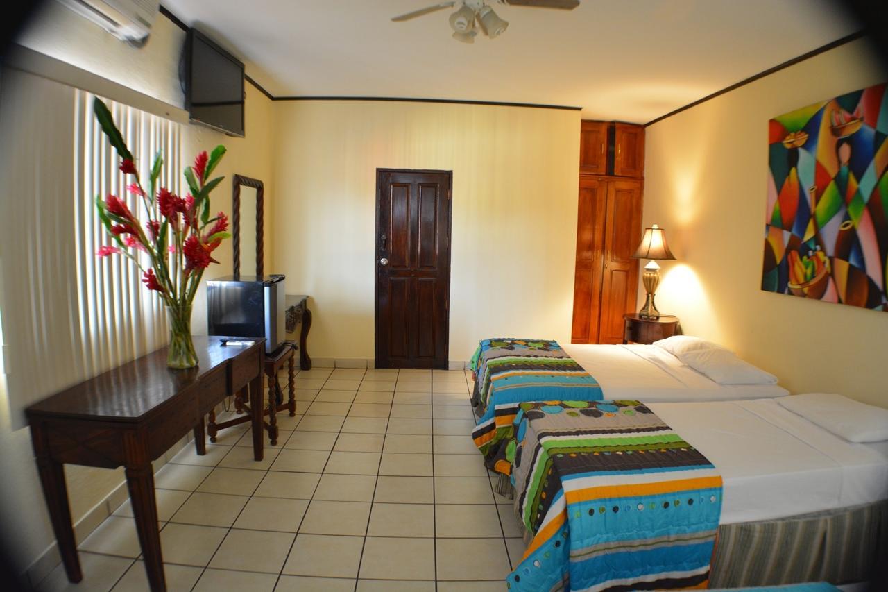 Hotel Los Balcones De Chinandega Eksteriør billede