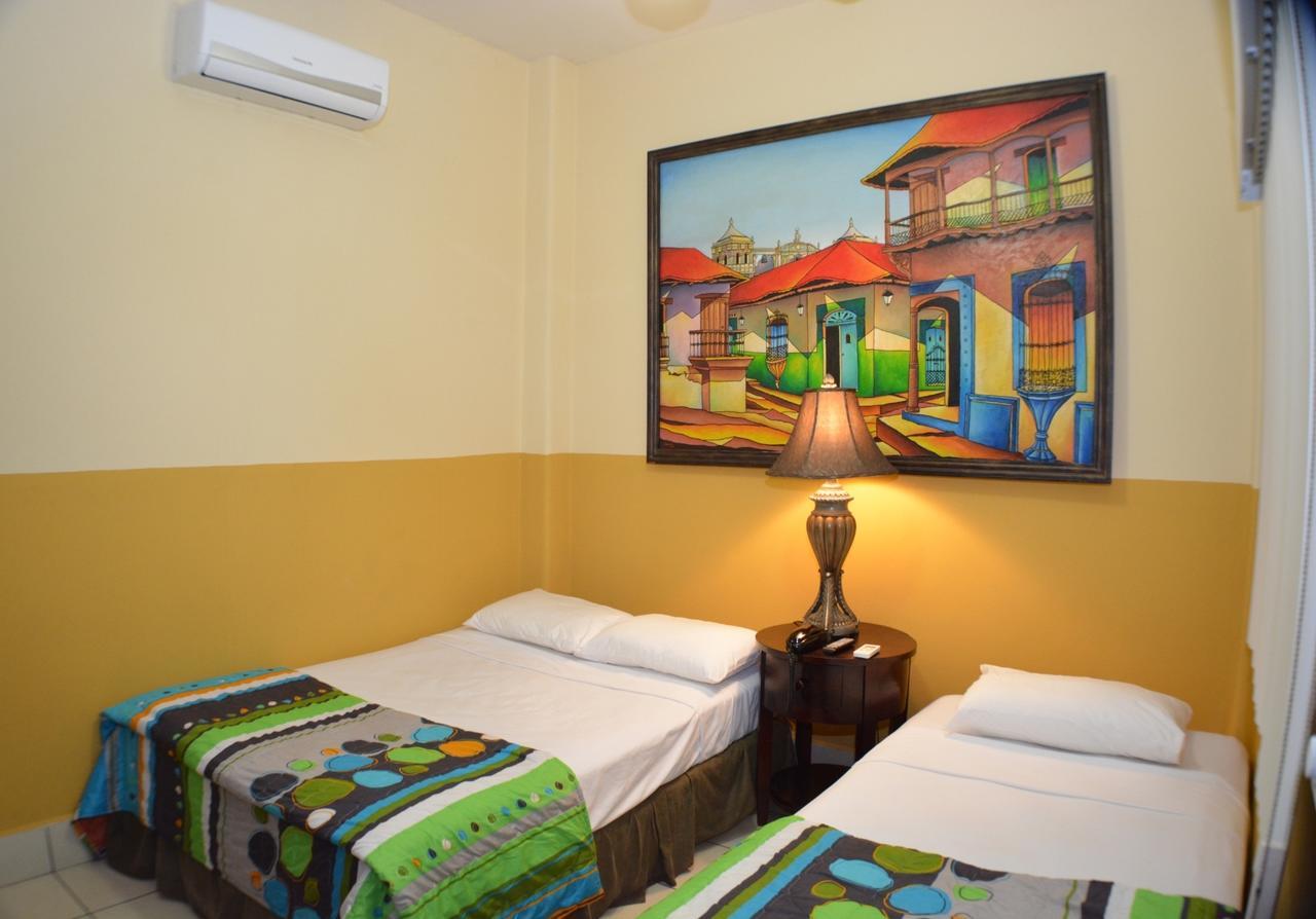 Hotel Los Balcones De Chinandega Værelse billede