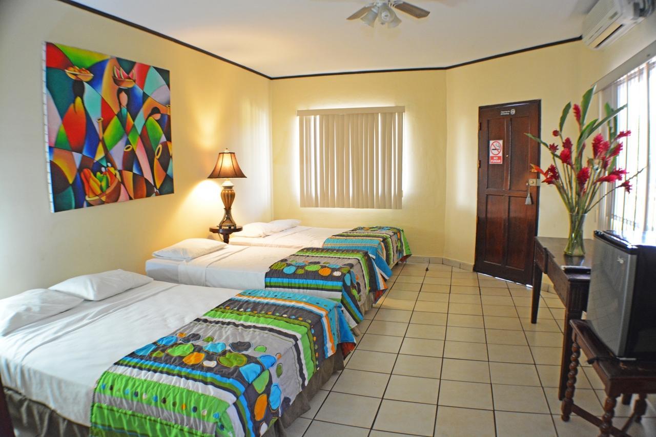 Hotel Los Balcones De Chinandega Værelse billede