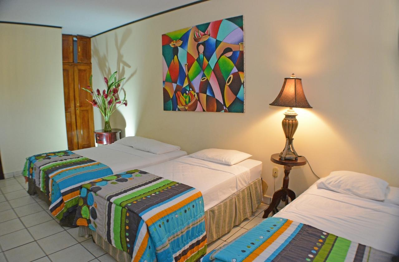 Hotel Los Balcones De Chinandega Værelse billede